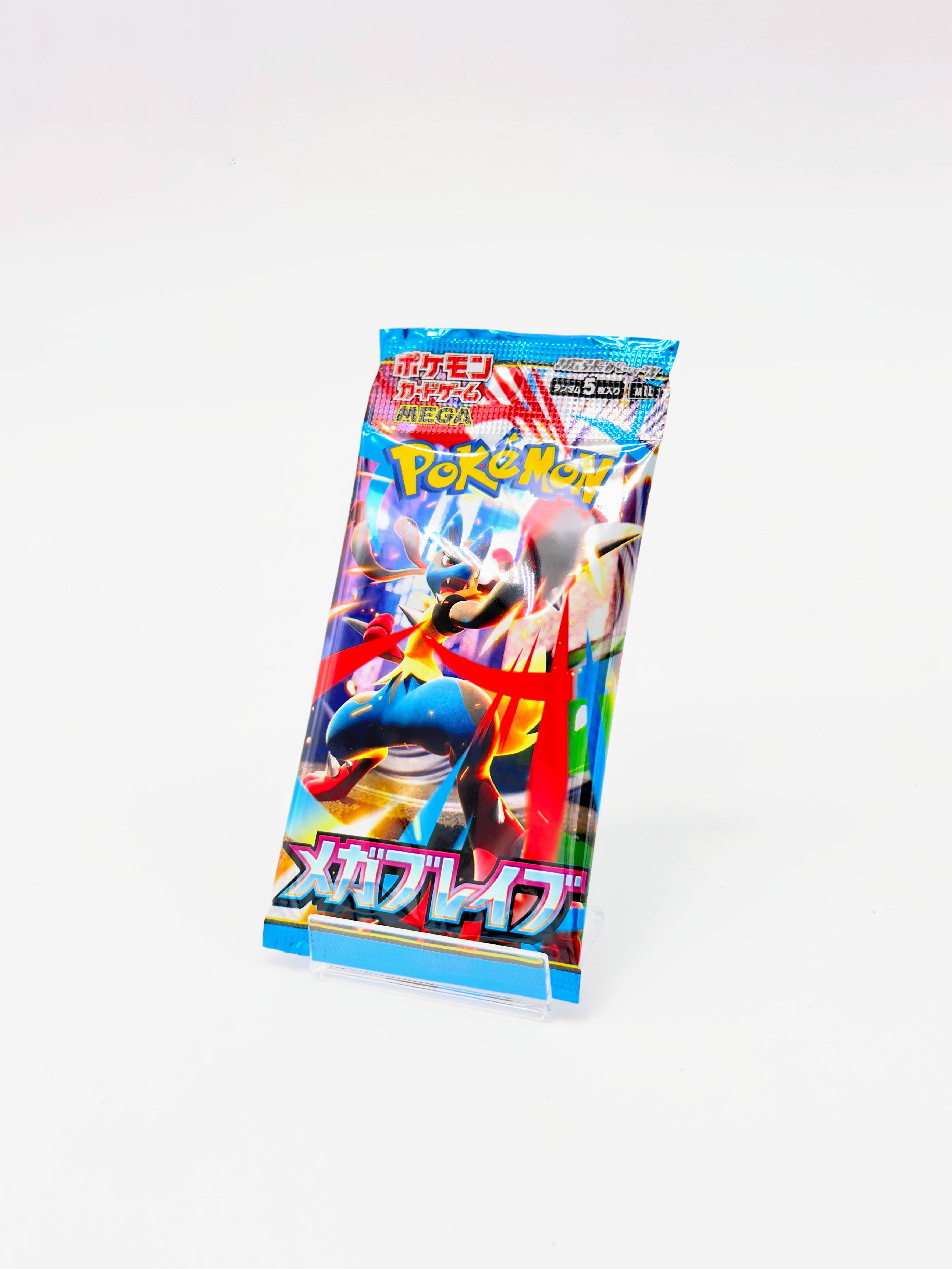 ケースに入ったトレーディングカード